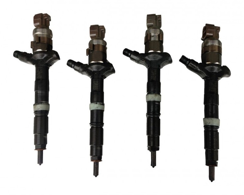 Toyota Land cruiser 3.0 D-4D 4x4 120 KW 163 HP DENSO 23670-39015 23670-39016 jeu de 4 injecteurs d'occasion 2367039015, 2367039016