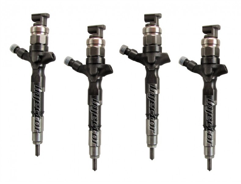 Toyota Hilux 2.5 D 4x4 75 KW 102 HP DENSO 23670-39096 23670-30300 jeu de 4 injecteurs d'occasion 2367039096, 2367030300
