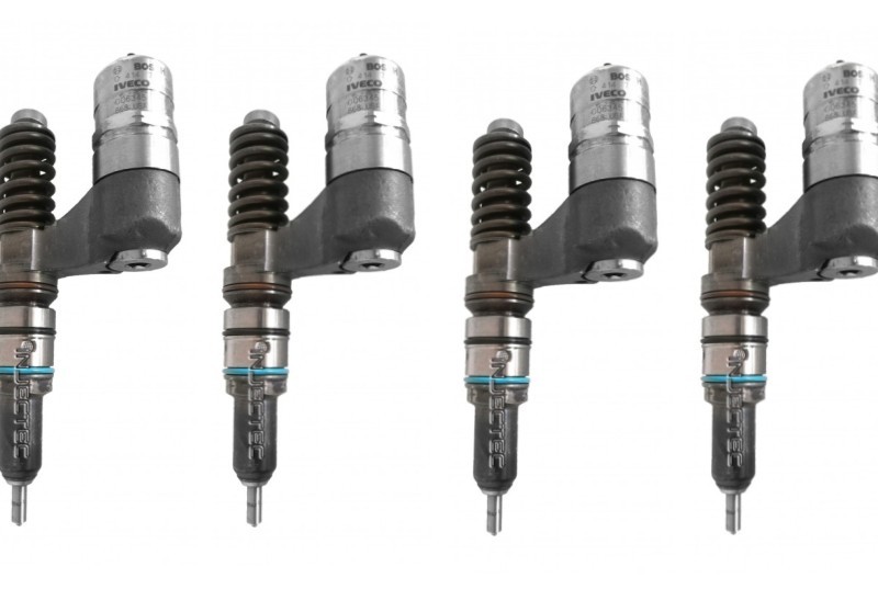 Bosch jeu de 4 injecteurs 0414701006