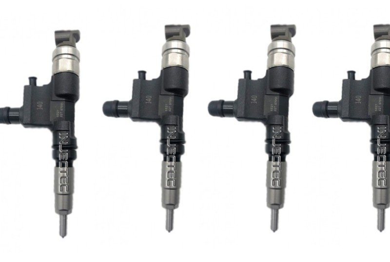 Denso jeu de 4 injecteurs 23670E0190